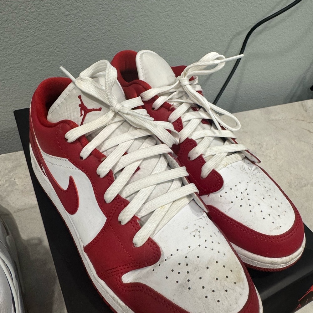 Nike Gym Red Jordan Low 7Y